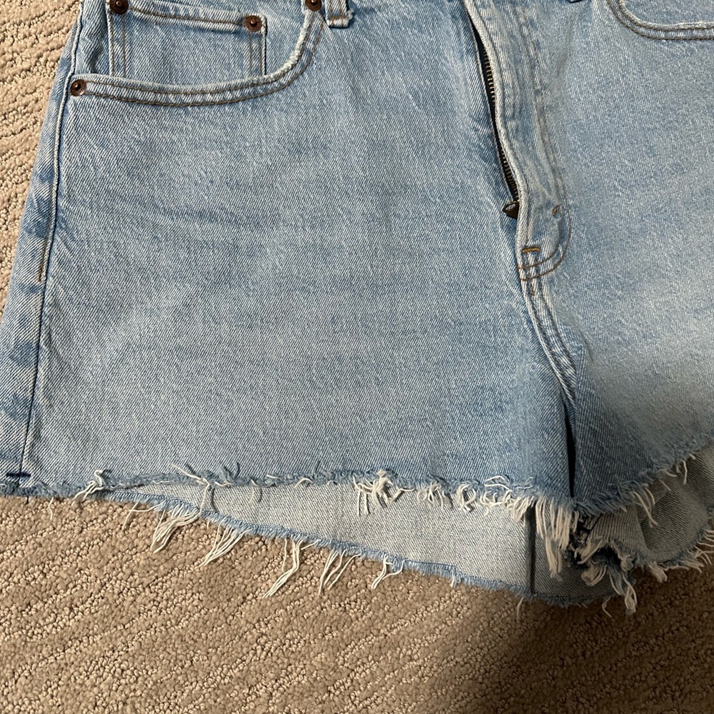 Abercrombie & Fitch Curve Love The Mom Short High Rise Jean Shorts - Picture 3 of 5